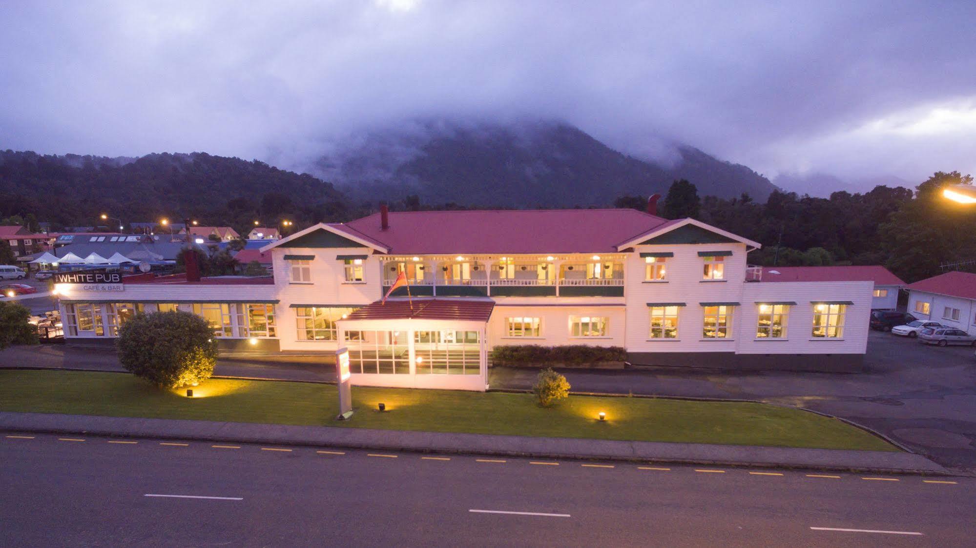 Heartland Hotel Fox Glacier Eksteriør billede